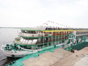 Глеб Никитин принял участие в церемонии поднятия флага на новом круизном теплоходе-колеснике «Аурум»