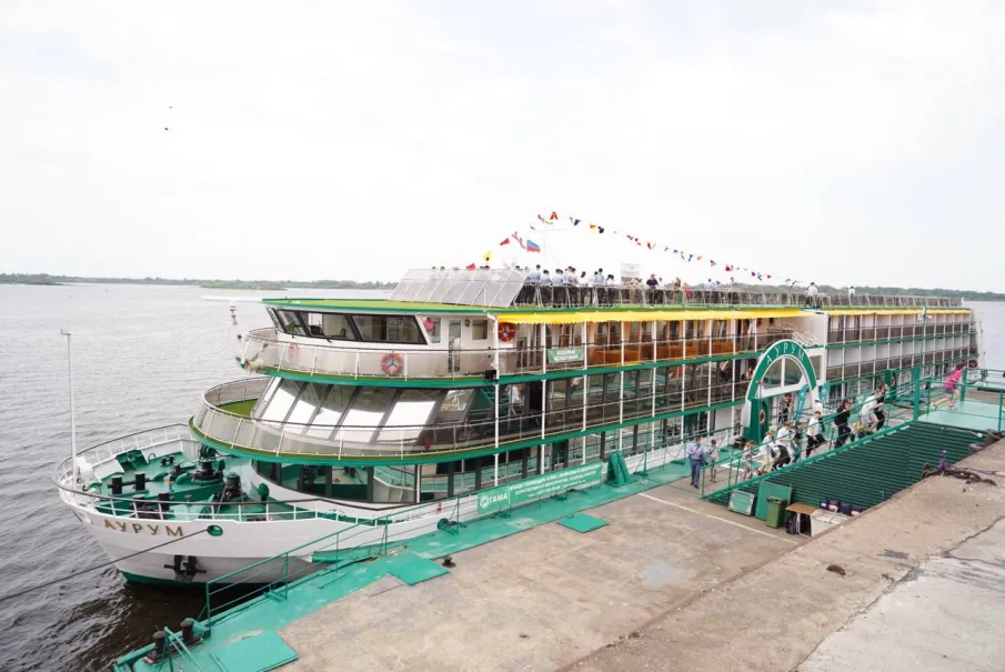 Глеб Никитин принял участие в церемонии поднятия флага на новом круизном теплоходе-колеснике «Аурум»