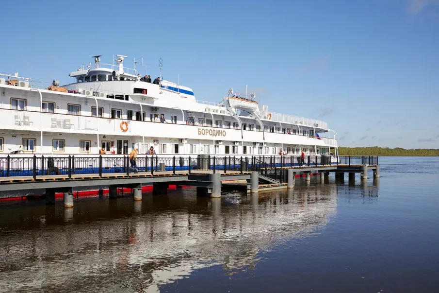 Первый теплоход пришвартовался к новому причалу в Выксе